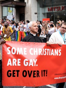 "Некоторые христиане - геи. Примите это!"