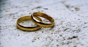 Лютеранские церкви Норвегии будут венчать однополые пары