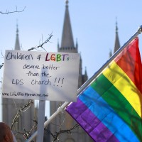 1500 мормонов отреклись от своей церкви после принятия гомофобных правил