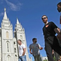 Церковь мормонов приняла новые правила против ЛГБТ–семей