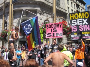 Выступление религиозных гомофобов в Сан–Франциско