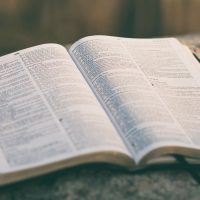 Не стоит брать и читать Библию
