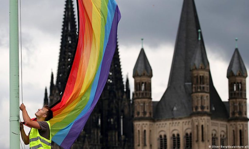 За церковь без страха: манифест ЛГБТ-католиков Германии